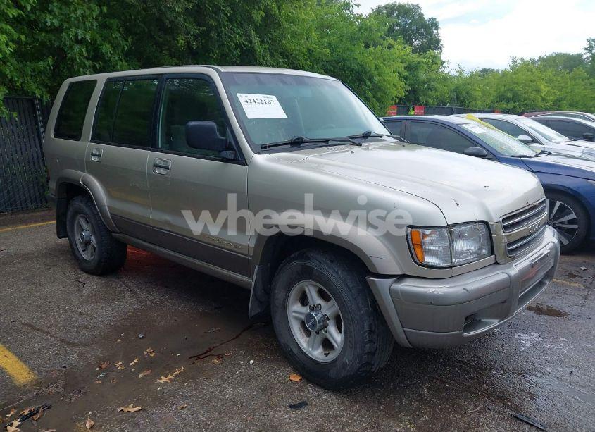2002 Isuzu Trooper - Photo 1