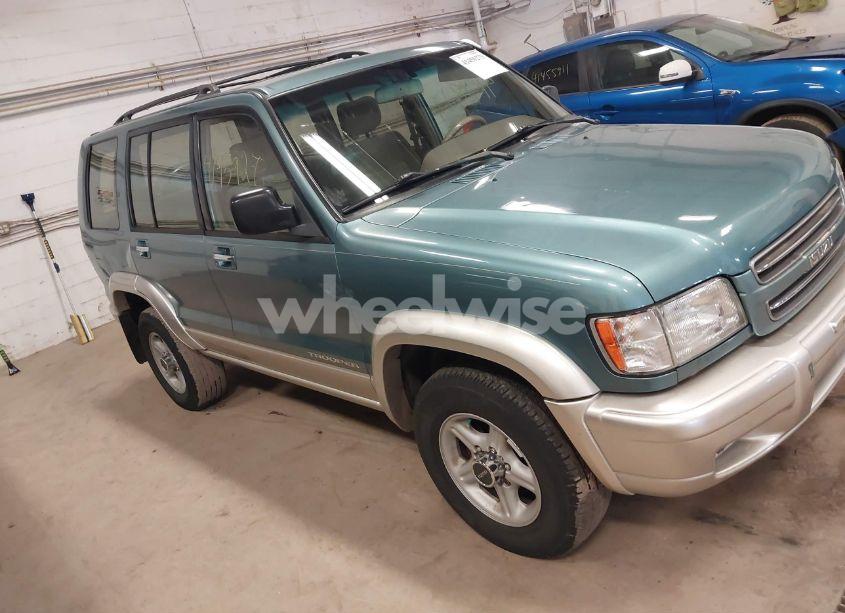 2002 Isuzu Trooper - Photo 1