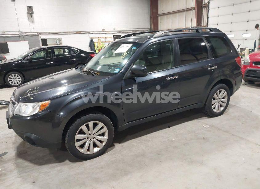 Thumbnail 4 of 2013 SUBARU FORESTER 2.5X LIMITED
