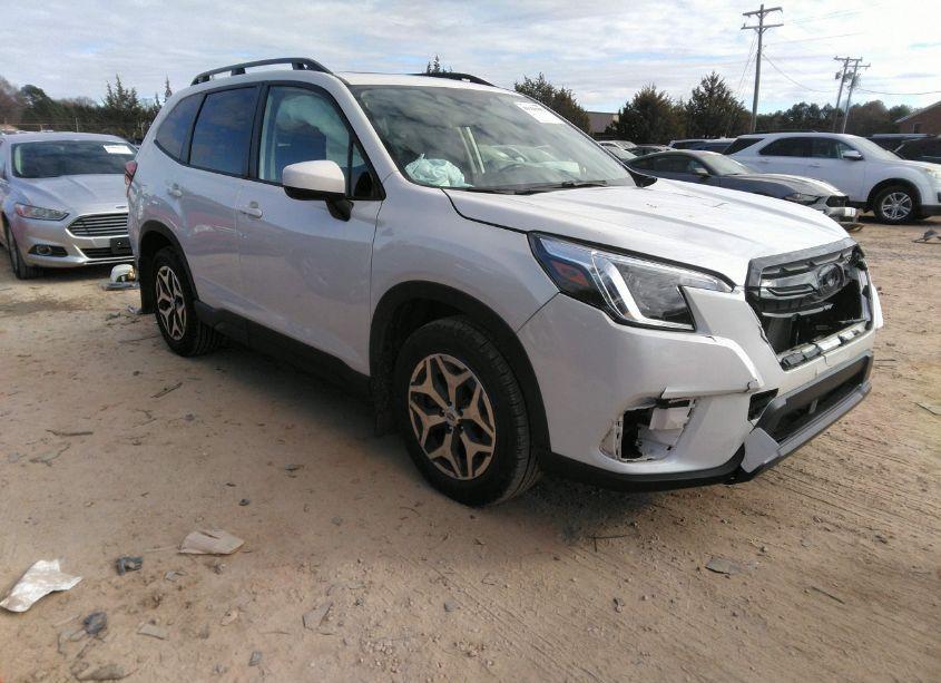 Photo of SUBARU FORESTER PREMIUM
