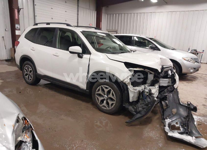 Photo of SUBARU FORESTER PREMIUM