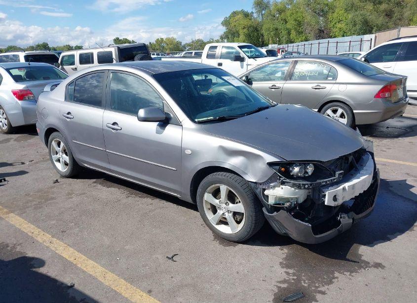 Main photo of 2006 MAZDA MAZDA3 I with VIN JM1BK32F061409575