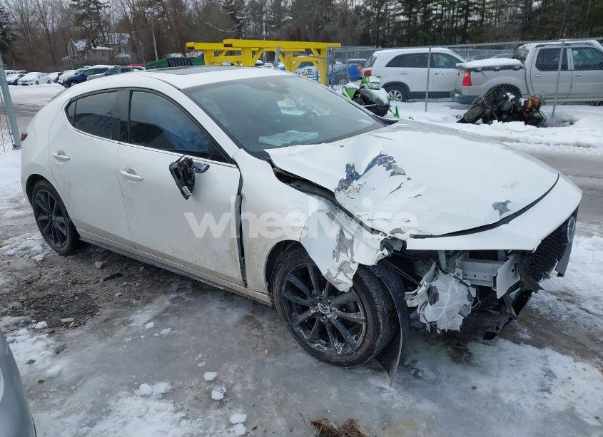 Main photo of 2019 MAZDA MAZDA3 PREMIUM PACKAGE with VIN JM1BPANM5K1134974