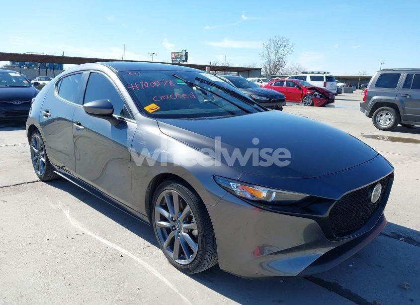Main photo of 2019 MAZDA MAZDA3 HATCHBACK PREFERRED PACKAGE with VIN JM1BPBMM0K1133691