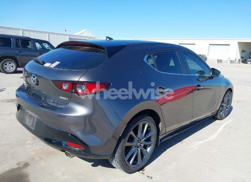 Thumbnail 15 of 2019 MAZDA MAZDA3 HATCHBACK PREFERRED PACKAGE