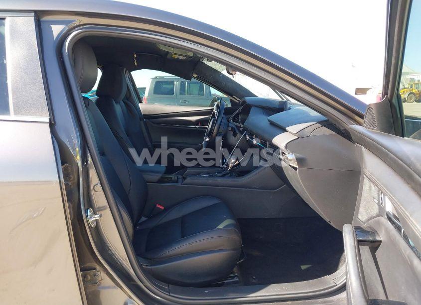 Thumbnail 16 of 2019 MAZDA MAZDA3 HATCHBACK PREFERRED PACKAGE