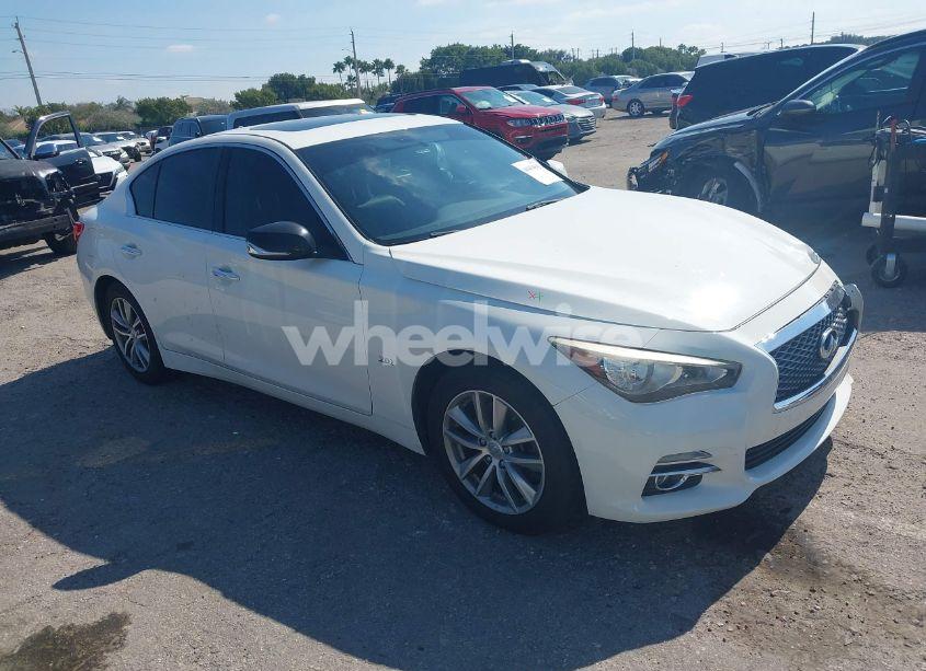 Photo of INFINITI Q50 2.0T BASE