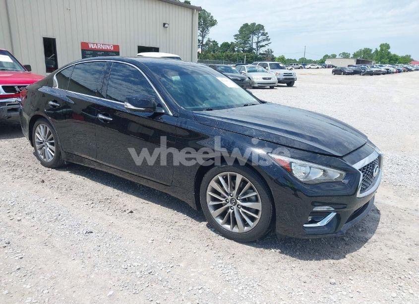 Photo of INFINITI Q50 LUXE