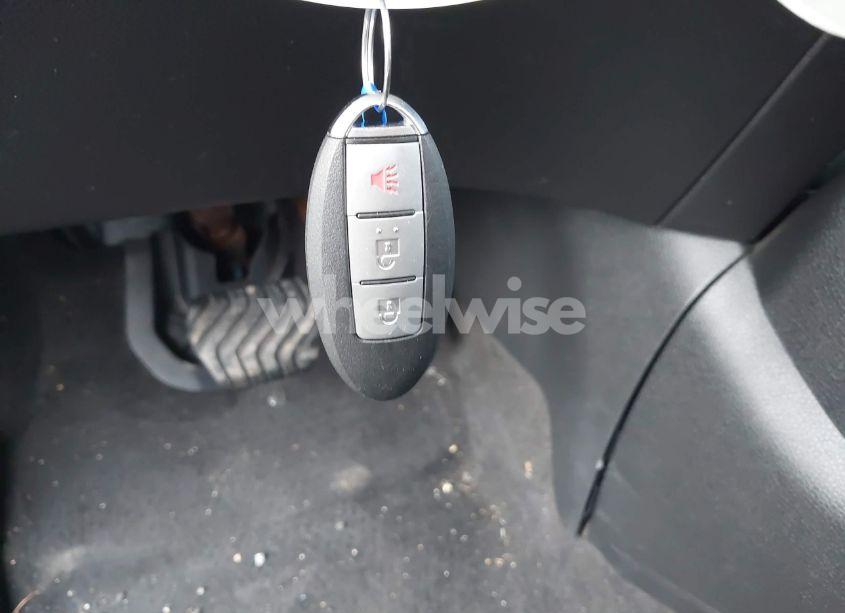 Thumbnail 3 of 2018 NISSAN ROGUE SV