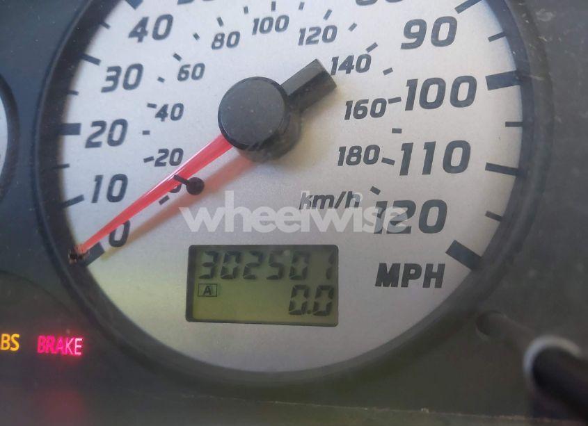 Main photo of 2002 NISSAN PATHFINDER SE with VIN JN8DR09Y82W713507