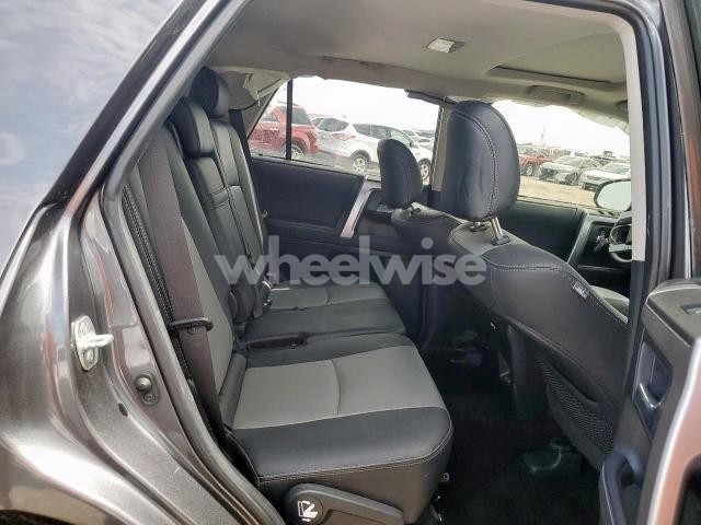 2023 TOYOTA 4RUNNER SE