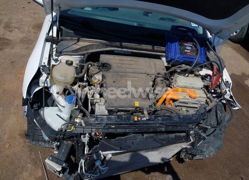 Thumbnail 2 of 2020 HYUNDAI IONIQ HYBRID LIMITED