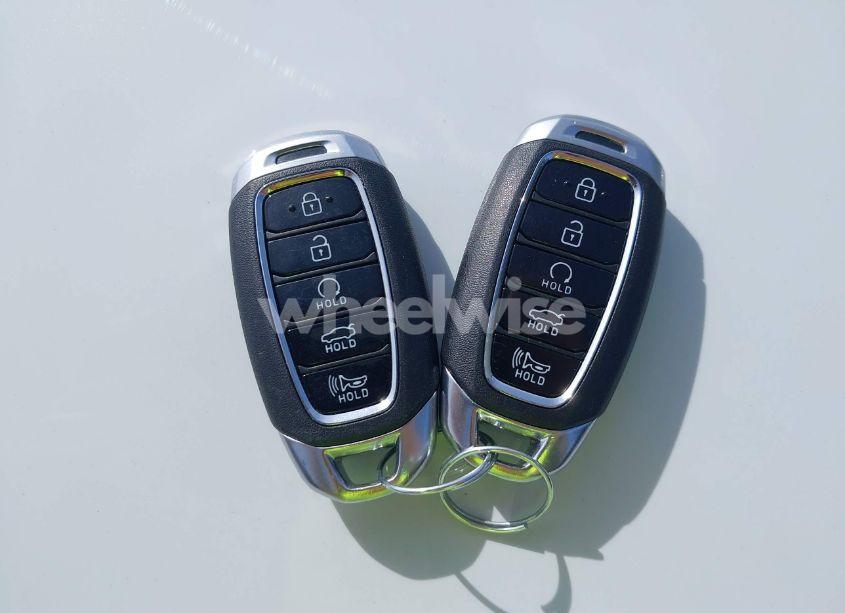 Thumbnail 3 of 2023 HYUNDAI ELANTRA SEL