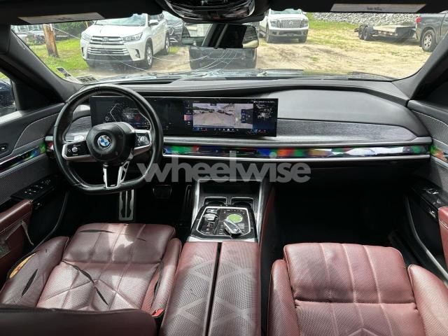 2023 BMW 760 XI - Photo 1