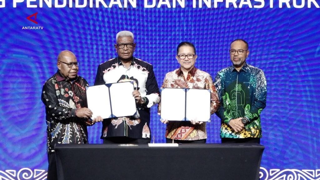 AYM_FREEPORT-PEMKAB-MIMIKA-TEKEN-3-MOU-2
