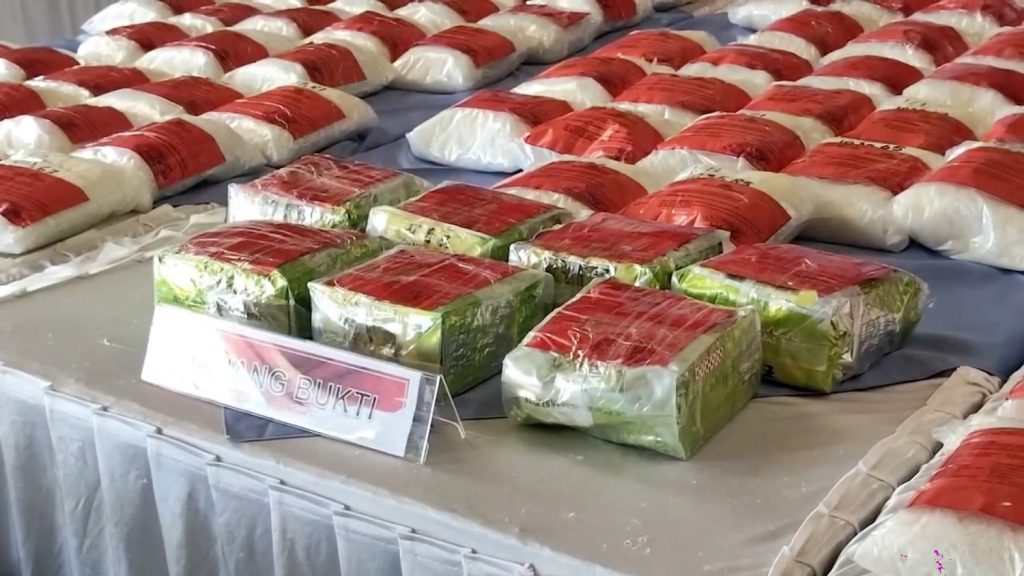 POLDA-KALSEL-GAGALKAN-PEREDARAN-128-7-KILOGRAM-SABU