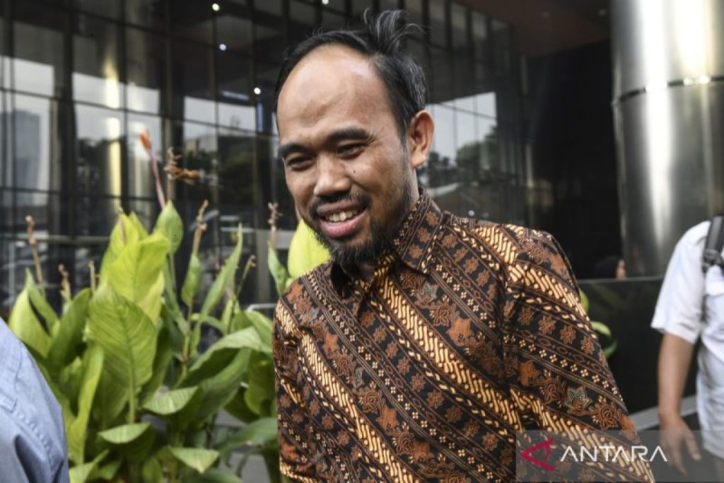 kpk-periksa-direktur-di-kementerian-esdm-2806000