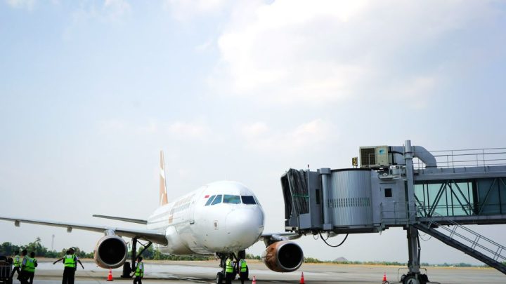 Dua penerbangan Bandara Dhoho Kediri batal dampak erupsi Anak Krakatau