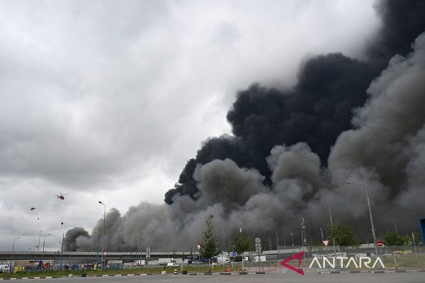 1708927-OIL_REFINERY_IN_MOSCOW_HIT_BY_LARGESCALE_UKRAINIAN_DRONE_ATTACK_MAYOR_SAYS