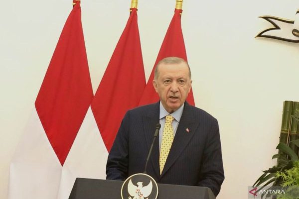 ErdoganRecepTayyipPresTurkiIstanaKepresBogorRabu120225ALiviaKristianti