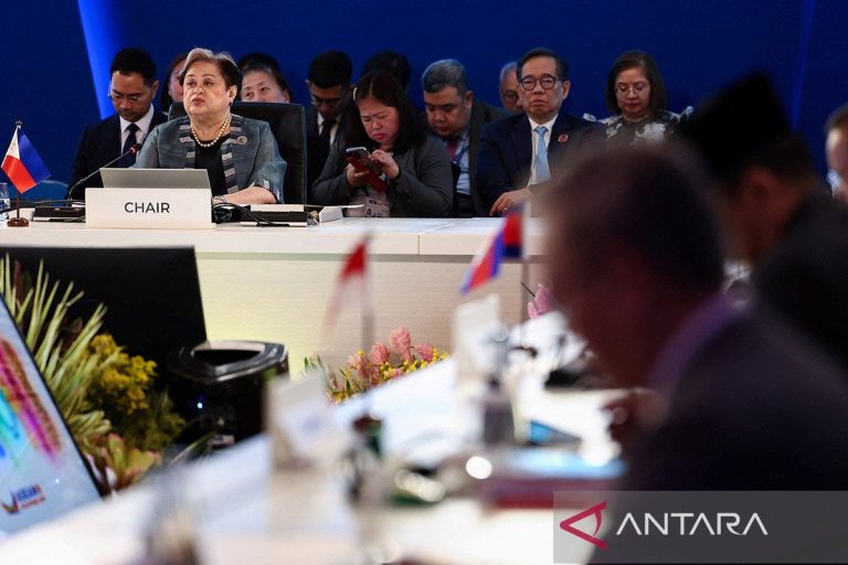 Pertemuan-Menteri-Luar-Negeri-ASEAN-Di-Filipina-070526-EL-2_1