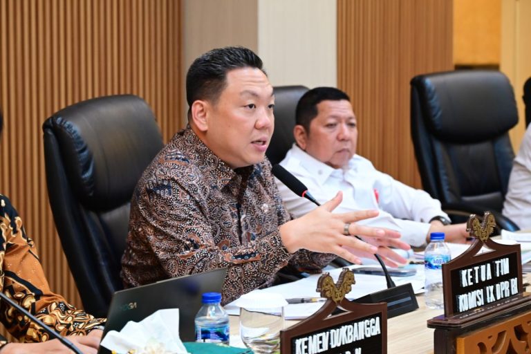Wakil_Ketua_Komisi_IX_DPR_RI_Charles_Honoris_dalam_kunjungan_kerja_reses_di_Pekanbaru_Riau_Rabu_20260423134811