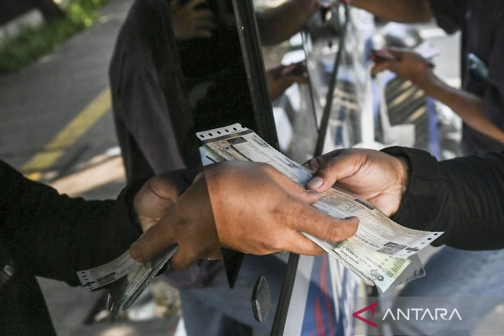 antarafoto-pemutihan-denda-pajak-kendaraan-200624-hma-05