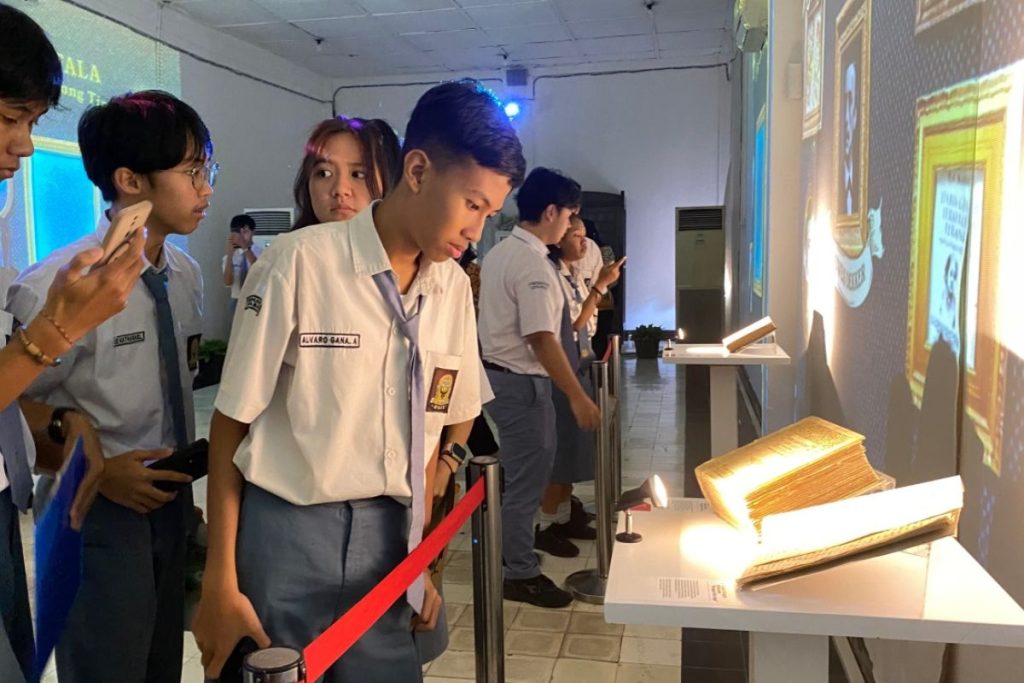 dok.cros-musea-2025