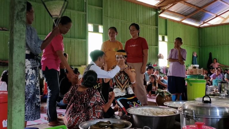 AB_Anggulung-syarat-sah-pernikahan-adat-Dayak-Agabag-2