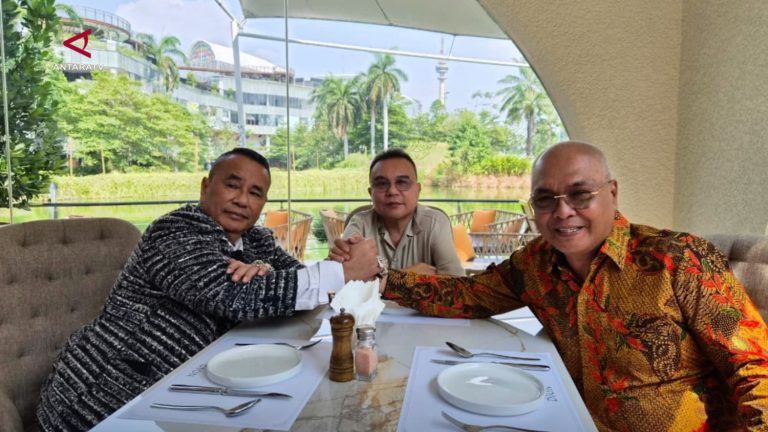 DASCO-PERTEMUKAN-KETUM-PWI-PUSAT-AKHMAD-MUNIR-DENGAN-HOTMAN-PARIS