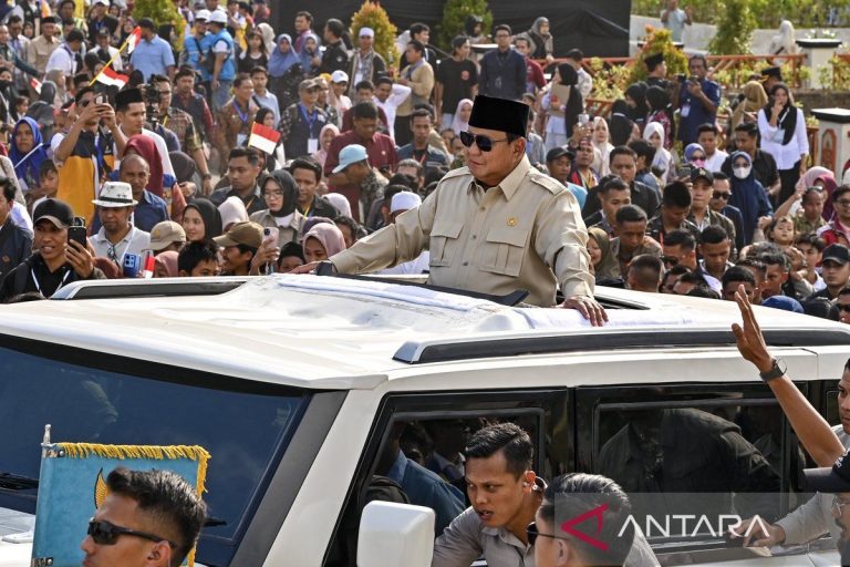 Presiden-resmikan-bendungan-meninting-di-lombok-100726-AS-8