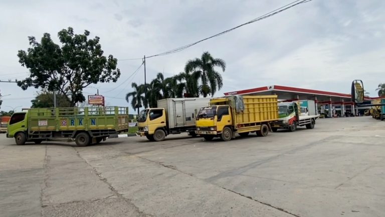 SUMSEL-SIAPKAN-REDISTRIBUSI-KUOTA-BBM-SUBSIDI-UNTUK-ATASI-ANTREAN