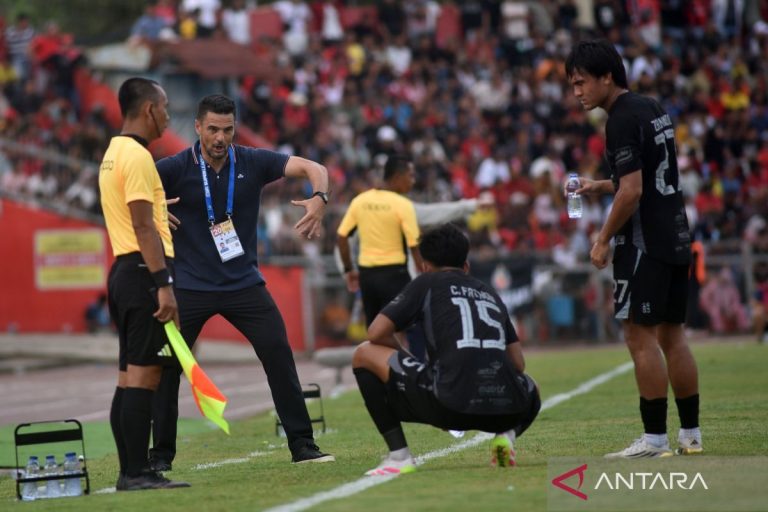semen-padang-fc-kalahkan-persita-2724754